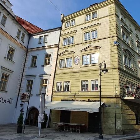 At The Blue Lion & Parking Assistance Apartment Prague Exterior photo