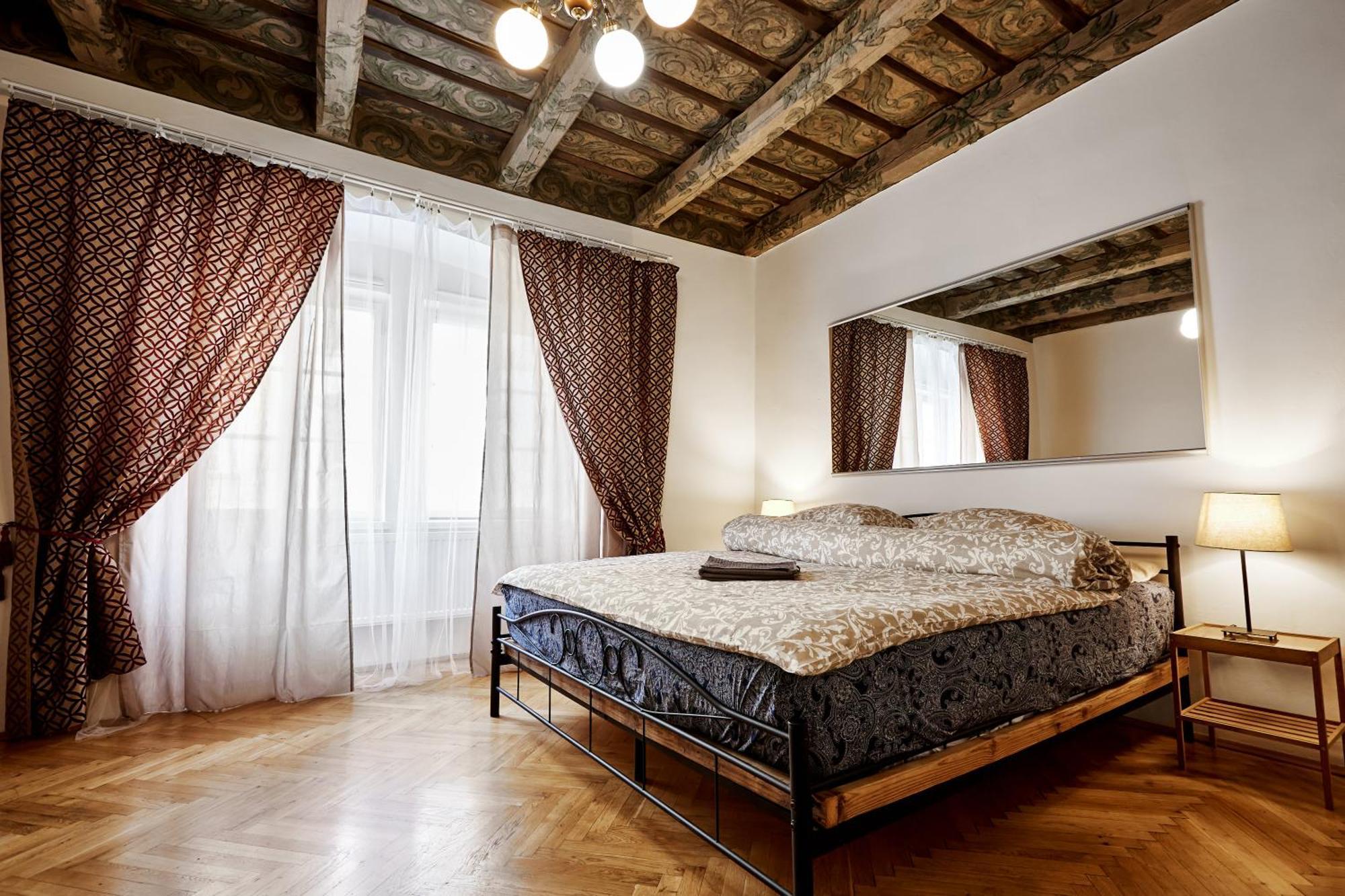 At The Blue Lion & Parking Assistance Apartment Prague Exterior photo