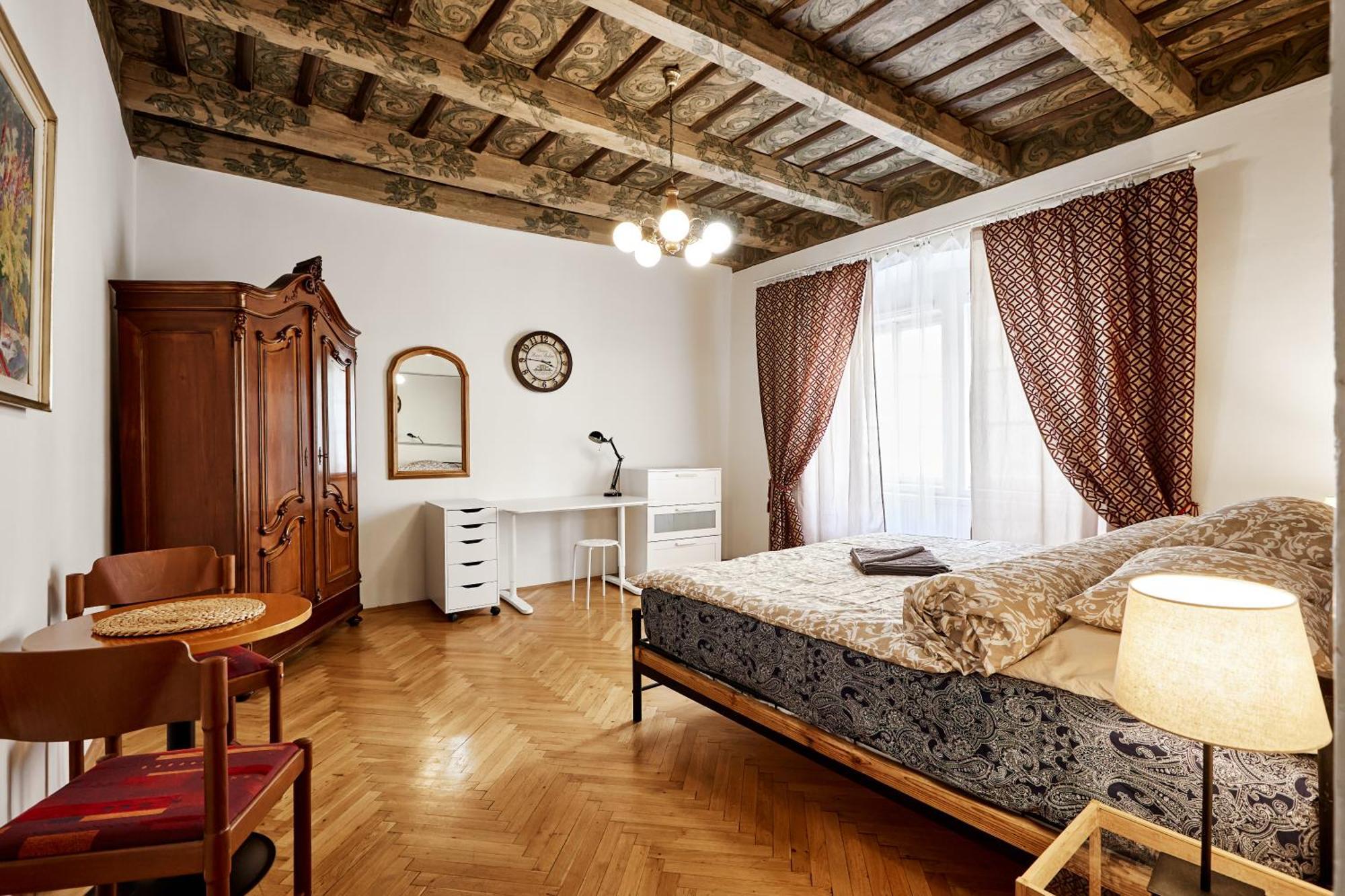 At The Blue Lion & Parking Assistance Apartment Prague Exterior photo