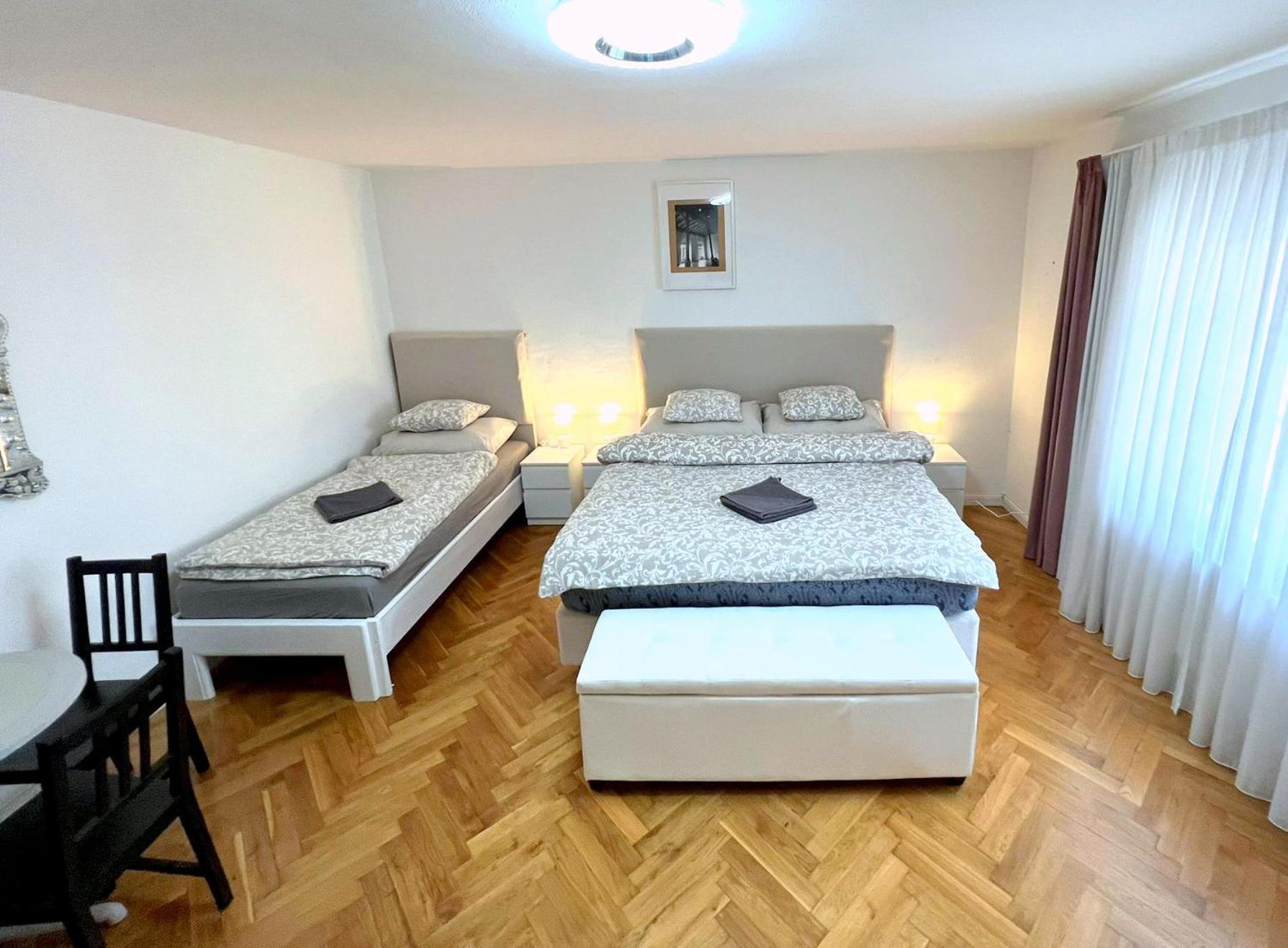 At The Blue Lion & Parking Assistance Apartment Prague Exterior photo