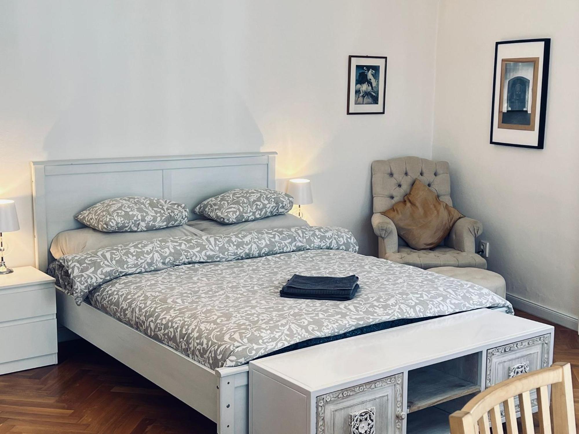 At The Blue Lion & Parking Assistance Apartment Prague Exterior photo