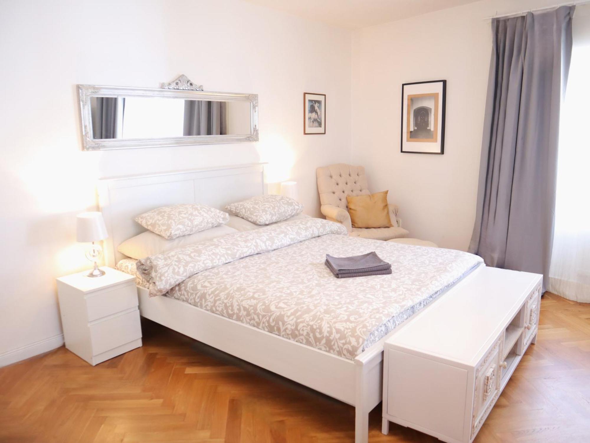 At The Blue Lion & Parking Assistance Apartment Prague Exterior photo